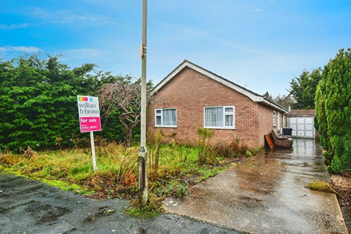 2 Bedroom Detached Bungalow For Sale In Douglas Avenue, Ingoldmells, Skegness, PE25