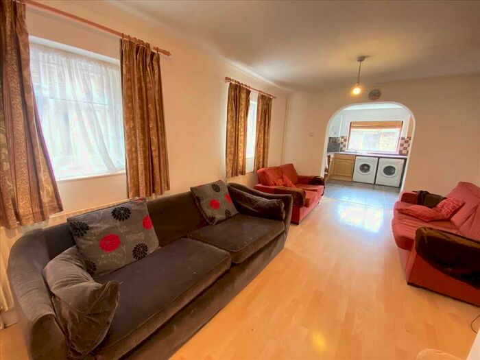 1 Bedroom Flat To Rent In Eccleston Road, London, W13