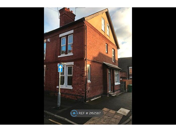 4 Bedroom Semi-Detached House To Rent In Daybrook Street, Nottingham, NG5