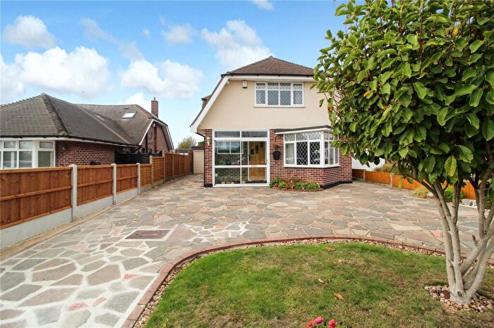 4 Bedroom Detached House For Sale In Mountdale Gardens, Leigh-on-Sea, Essex, SS9