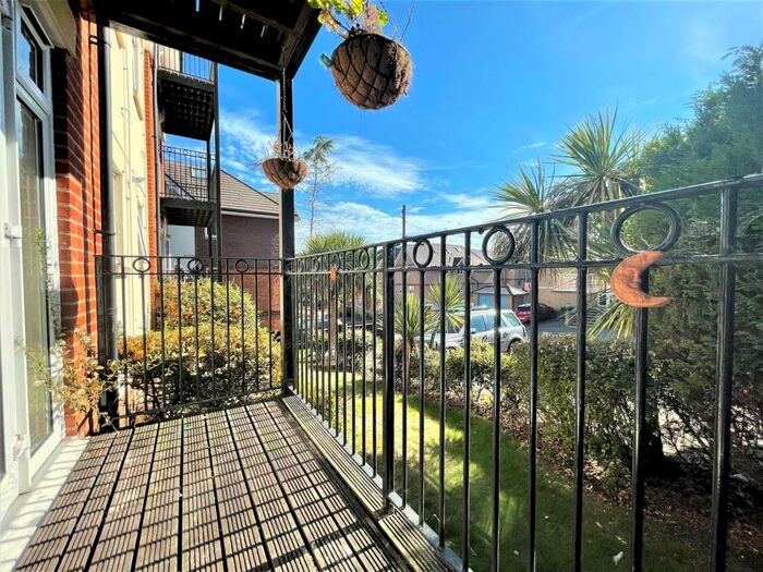 2 Bedroom Ground Flat To Rent In Burnaby Road, Bournemouth, BH4