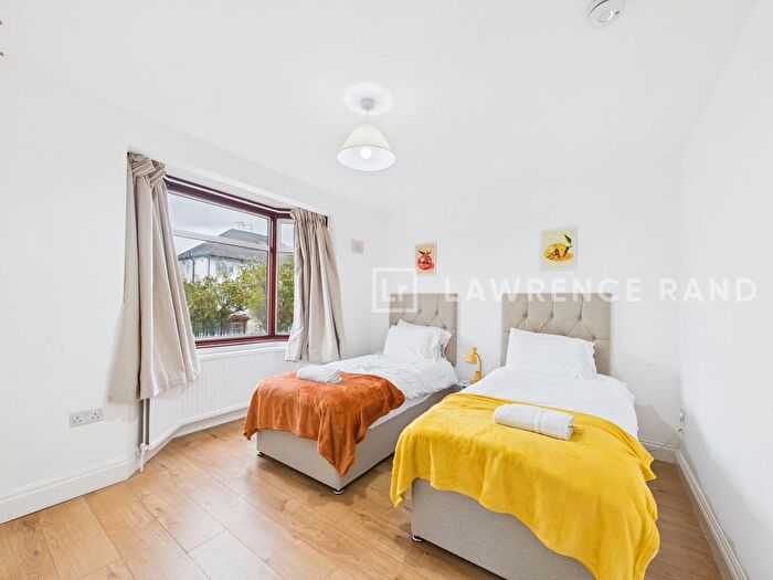 4 Bedroom Terraced House To Rent In Stuart Avenue, Harrow, HA2