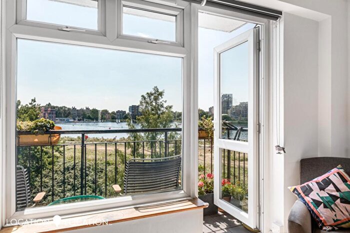 2 Bedroom Flat For Sale In Lordship Road, London, N16
