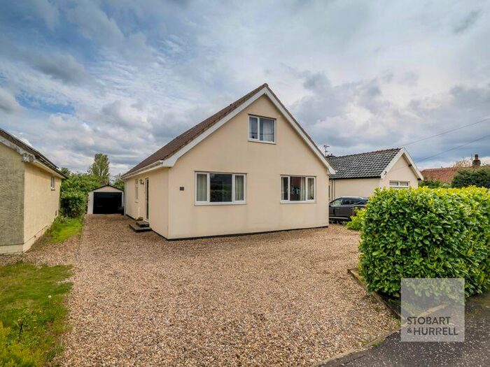 4 Bedroom Detached House For Sale In Lonsdale Road, Rackheath, Norfolk, NR13