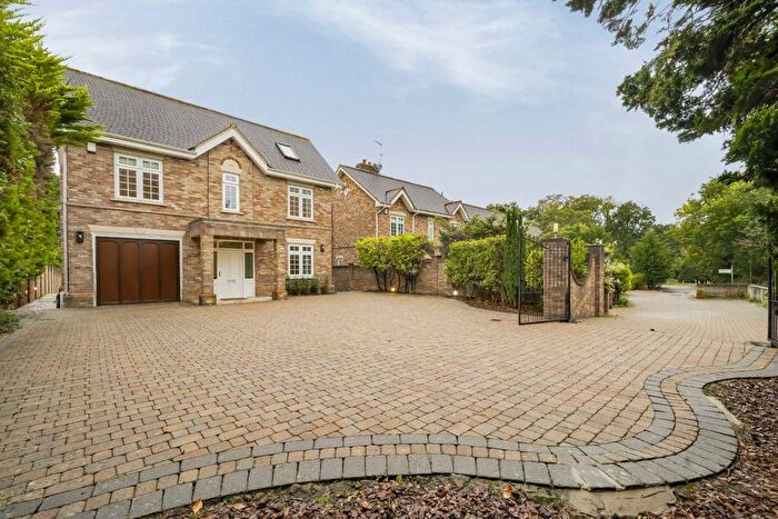 6 Bedroom Detached House To Rent In Sandalwood Close, Arkley, Barnet, EN5