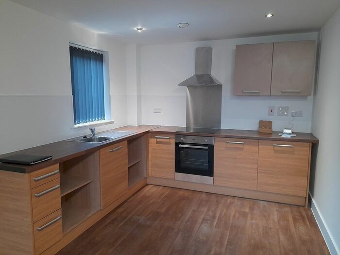 1 Bedroom Flat To Rent In Wakefield Road, Huddersfield, HD5