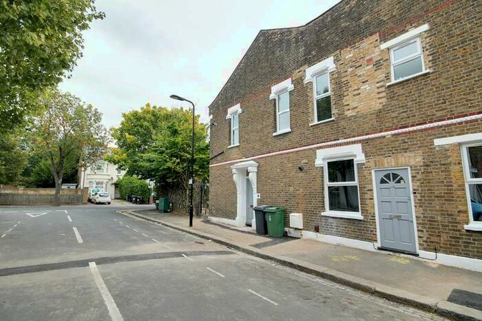 2 Bedroom Flat To Rent In Bulwer Road, Leytonstone, E11