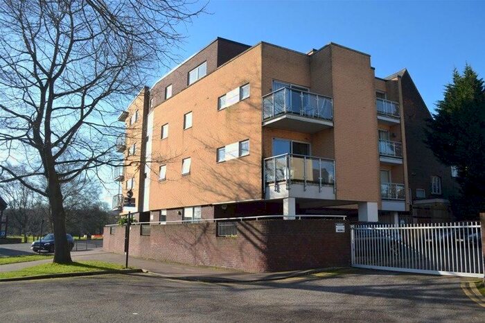 1 Bedroom Flat To Rent In Heath Park, Cotterells, Hemel Hempstead, HP1