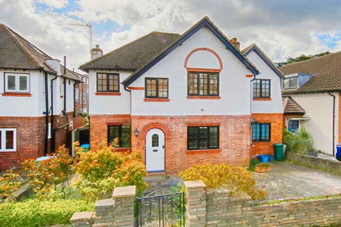 5 Bedroom Detached House For Sale In Vicarage Road, Hampton Wick, KT1