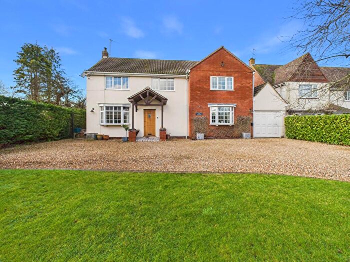 4 Bedroom Detached House For Sale In Fore Street, Weston, Hitchin, SG4