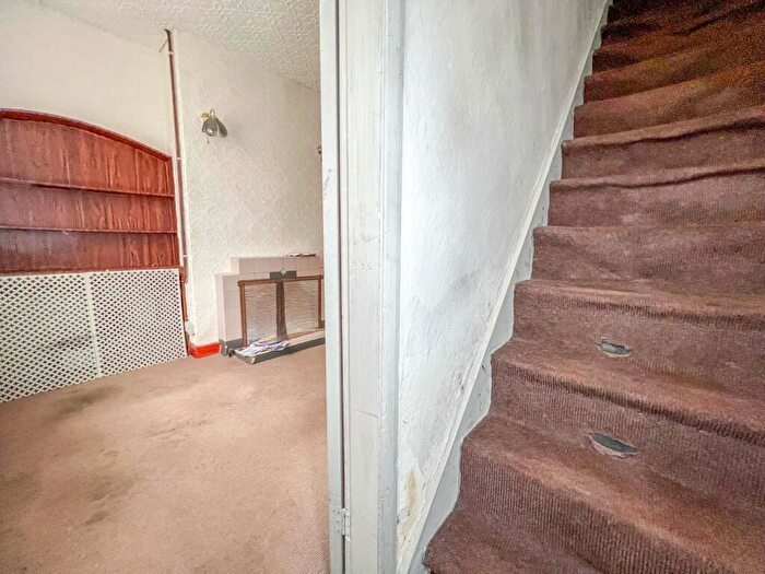 3 Bedroom Terraced House For Sale In Convamore Road, Grimsby, DN32