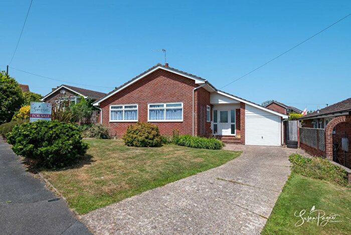 2 Bedroom Detached Bungalow For Sale In Glynn Close, Seaview, PO34