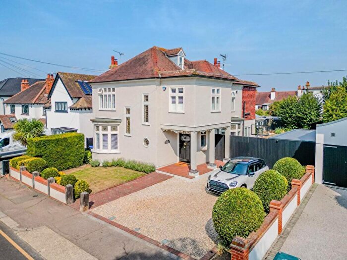 4 Bedroom Detached House For Sale In Vernon Road, Leigh-On-Sea, SS9