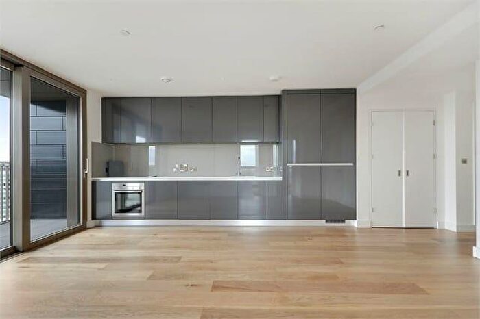 2 Bedroom Apartment To Rent In Vita Apartments, Caithness Walk, Croydon, CR0