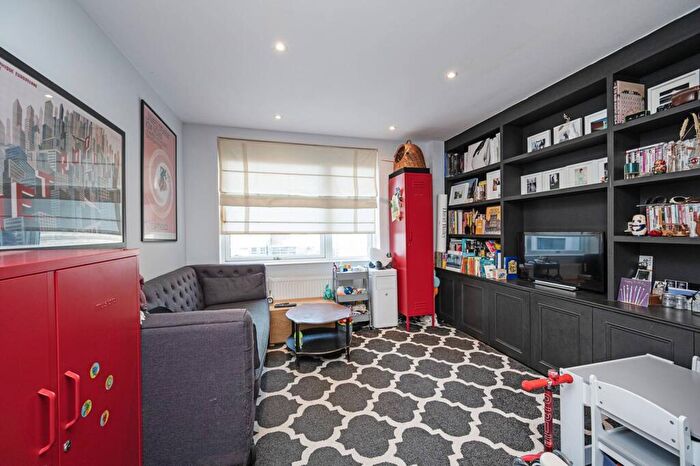 1 Bedroom Flat For Sale In Orsman Road, Hoxton, London, N1
