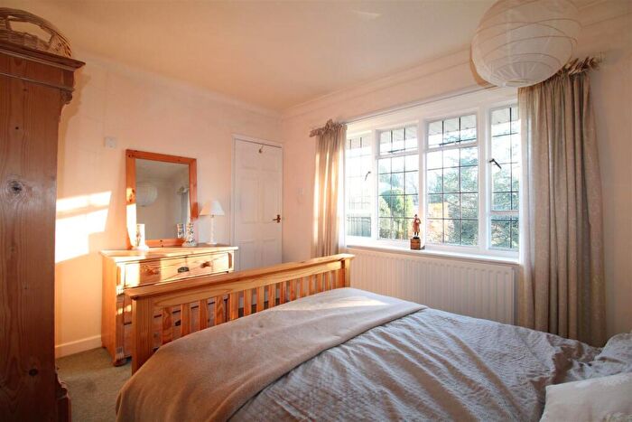 4 Bedroom Detached House For Sale In Bridgnorth Road, Stourton, DY7
