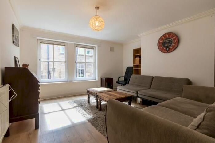 2 Bedroom Flat To Rent In Guthrie Street, Edinburgh, EH1