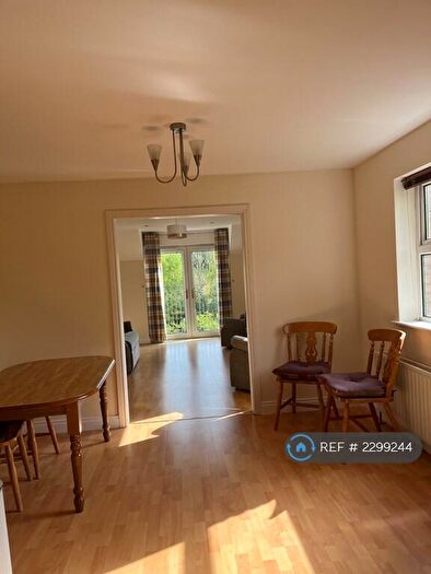 2 Bedroom Flat To Rent In Minnowburn Mews, Belfast, BT8