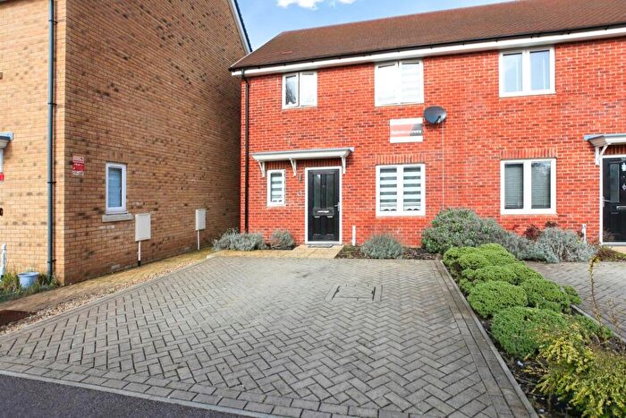 3 Bedroom Semi Detached House For Sale In Waterfield Close, Peterborough, Cambridgeshire, PE3
