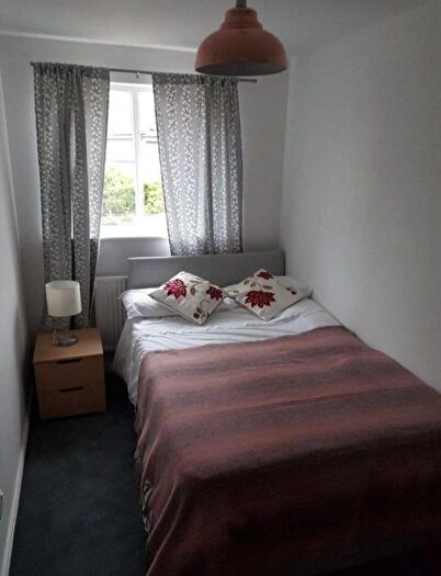 2 Bedroom Flat To Rent In Alpine Grove, London, E9