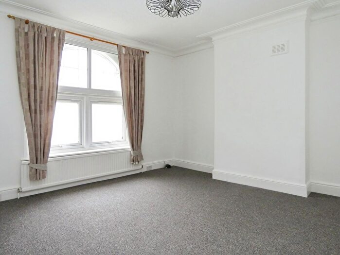 1 Bedroom Flat To Rent In Streatham High Road, London, SW16