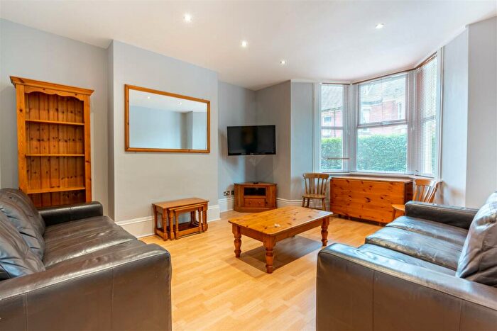 6 Bedroom Terraced House To Rent In £pppw - Roxburgh Place, Heaton, NE6