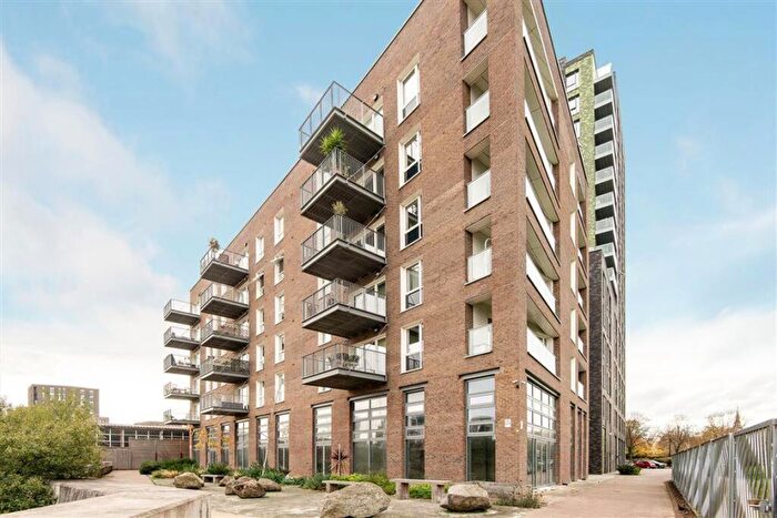 2 Bedroom Flat To Rent In Cofferdam Way, Greenwich, SE8