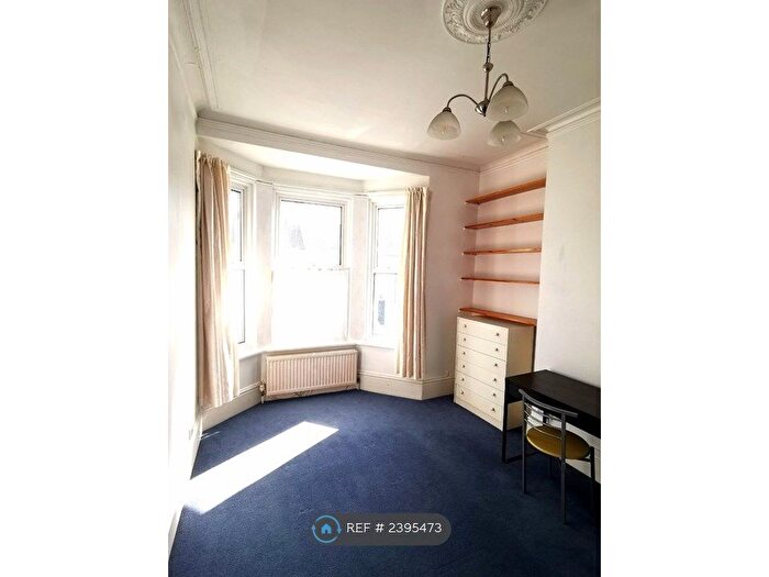 2 Bedroom Flat To Rent In Queens Park Road, Brighton, BN2
