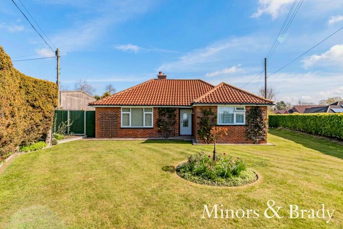 3 Bedroom Detached Bungalow For Sale In Style Loke, Barford, Norwich, NR9