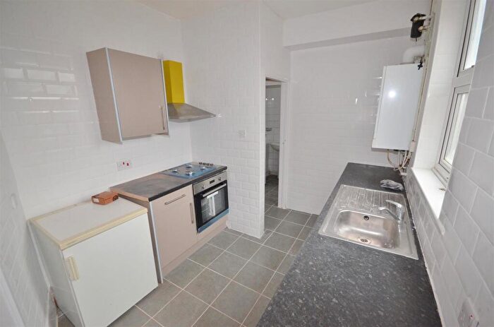 3 Bedroom Terraced House To Rent In Cambridge Street, Luton, LU1