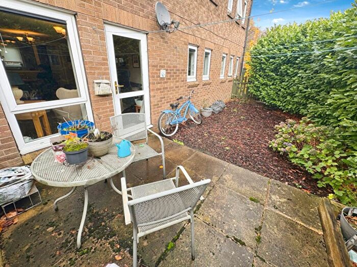 2 Bedroom Apartment For Sale In Juniper Grove, Netherton, Huddersfield, West Yorkshire, HD4