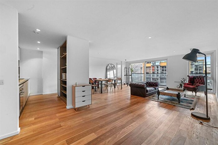 4 Bedroom Flat For Sale In Reliance Wharf, - Hertford Road, London, N1