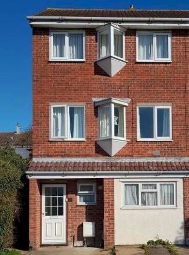 5 Bedroom Property To Rent In Bennett Court, Colchester, CO4