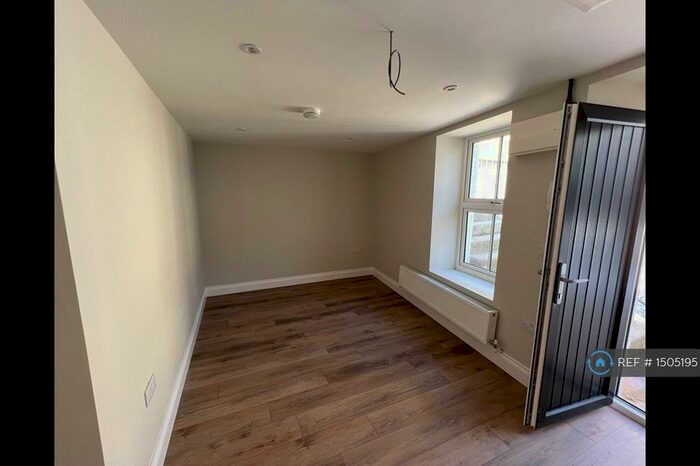 Studio To Rent In High Cross Street, St.Austell, PL25