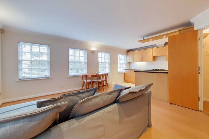 1 Bedroom Flat To Rent In Cable Street, Shadwell, London, E1