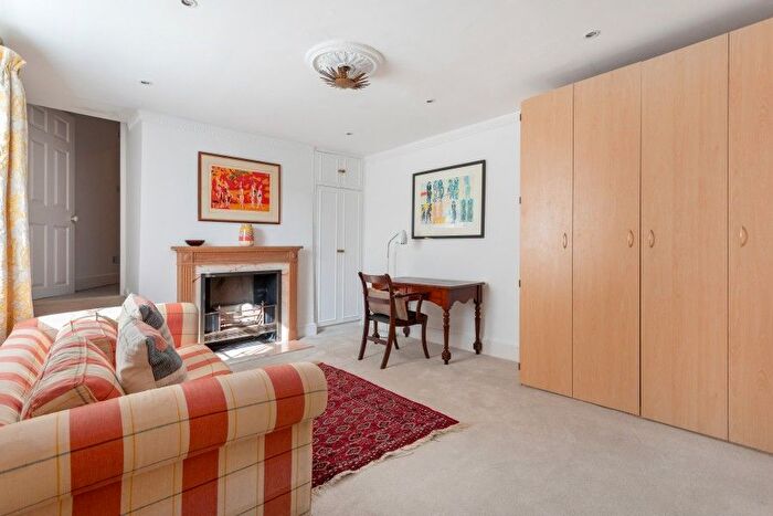 Studio To Rent In Hanover Gardens, London, SE11