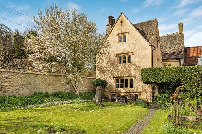 4 Bedroom End Of Terrace House For Sale In Bagpath, Brimscombe, GL5