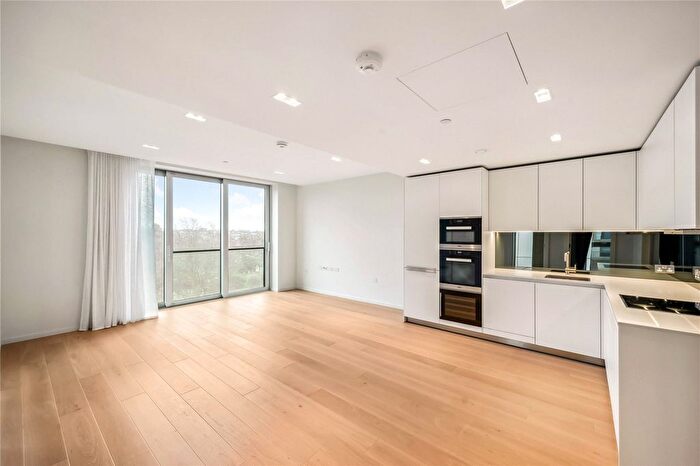 2 Bedroom Flat To Rent In Lillie Square, London, SW6