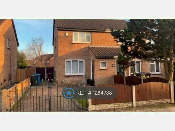 2 Bedroom Semi-Detached House To Rent In Kelso Close, Melling Mount. Maghull L33, Liverpool,