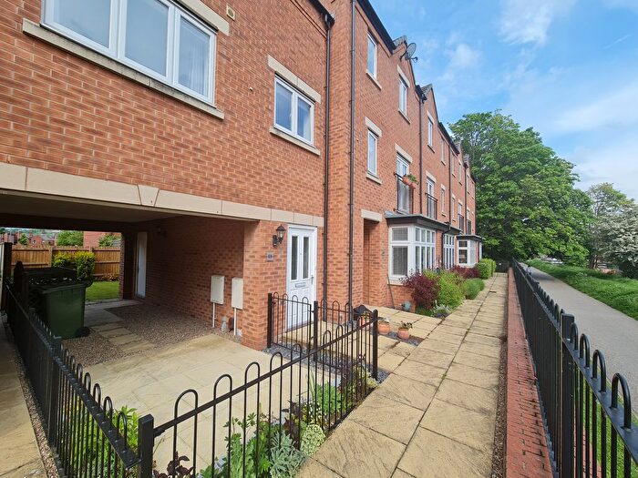 2 Bedroom Town House To Rent In Iris Crescent, Lincoln, LN1