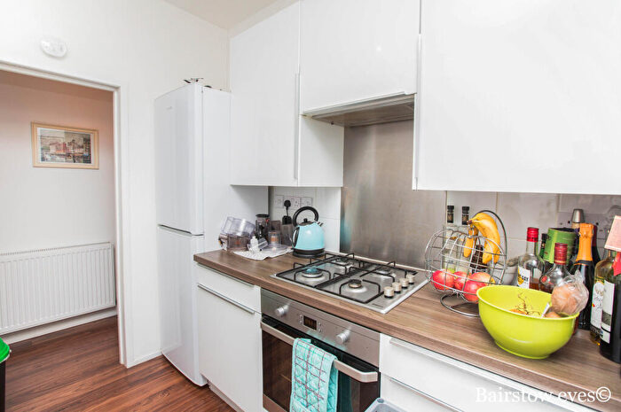 2 Bedroom Flat To Rent In Brettenham Road, Walthamstow, E17