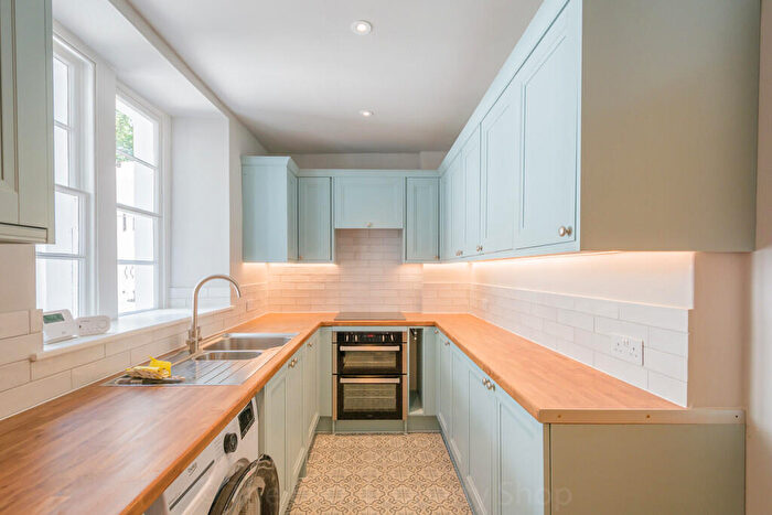 2 Bedroom Detached House To Rent In Bathwick Hill, Bath, BA2