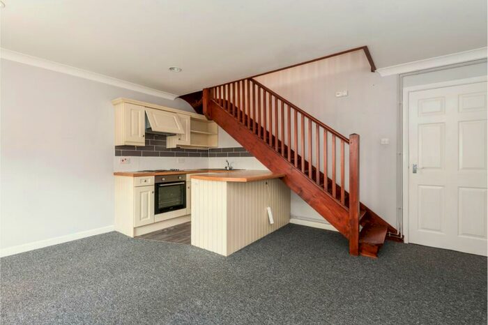 1 Bedroom Terraced House To Rent In Millers Road, BN1