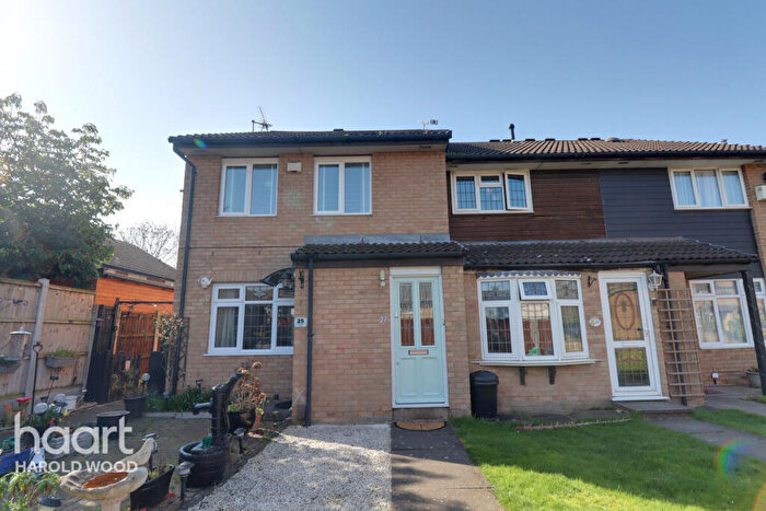 1 Bedroom Maisonette For Sale In Copperfields Way, Harold Wood, RM3