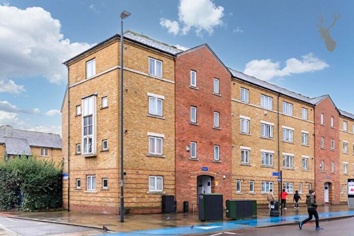 2 Bedroom Flat To Rent In Bow Road, Bow, E3
