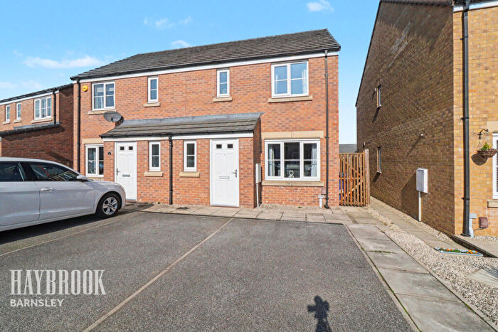 3 Bedroom Semi-Detached House For Sale In Hawk Street, Wilthorpe, S75