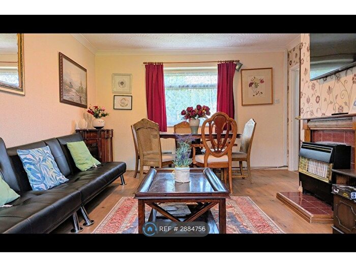 4 Bedroom Semi-Detached House To Rent In Melbourne Avenue, Burton-On-Trent, DE15
