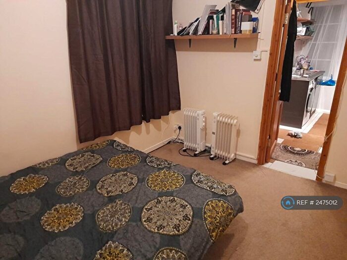 1 Bedroom Flat To Rent In Reardon House, London, E1W