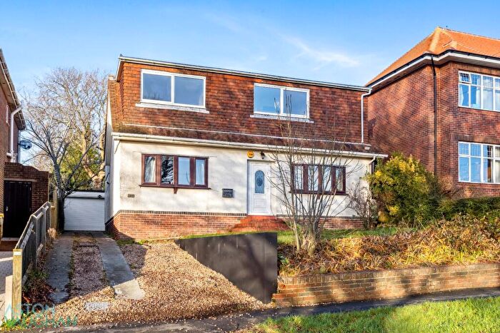 4 Bedroom Detached House For Sale In Surrenden Road, Brighton, BN1