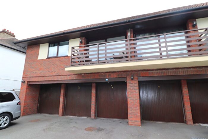 2 Bedroom Property To Rent In Compton Avenue, Romford, RM2